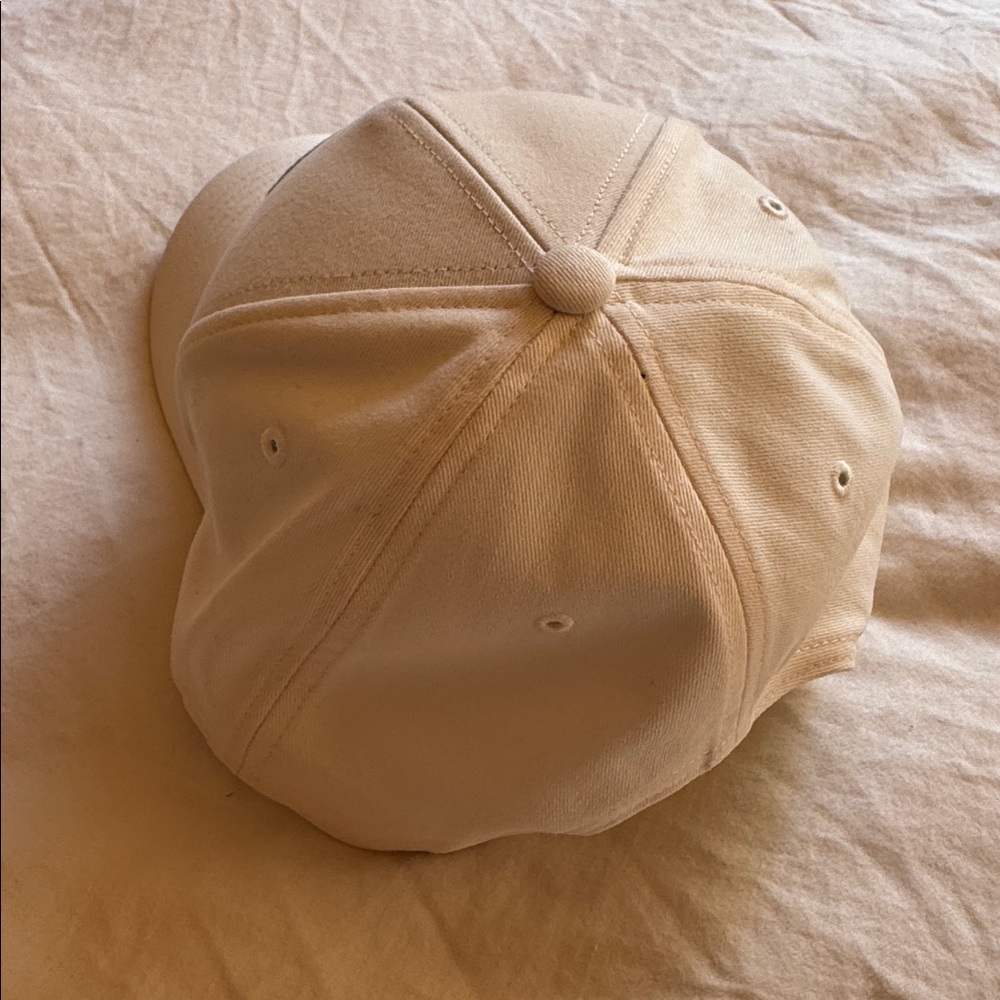 Beige Baseball Cap with Embroidered R - Picture 3 of 3